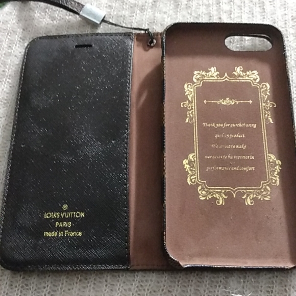 - Louis Vuitton phonecase - Picture 2 of 4